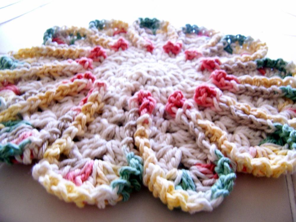 Chrysanthemum Dishcloth or Hotpad - Hot Pink